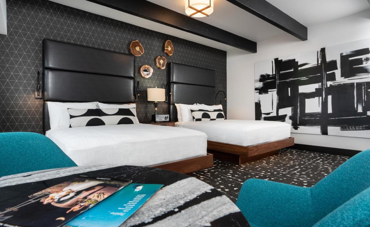 Hotel The Earl In Charlevoix Extérieur photo