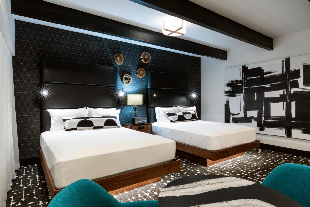 Hotel The Earl In Charlevoix Extérieur photo