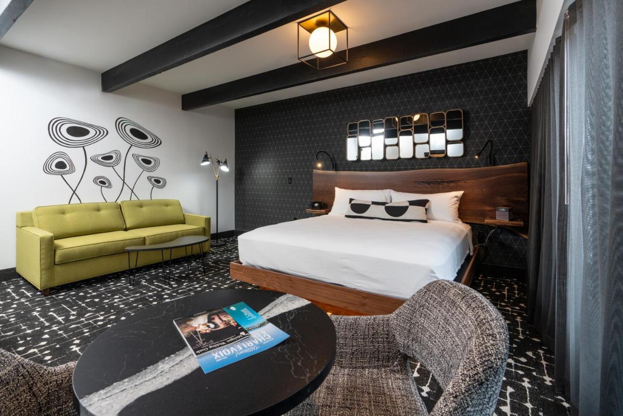 Hotel The Earl In Charlevoix Extérieur photo